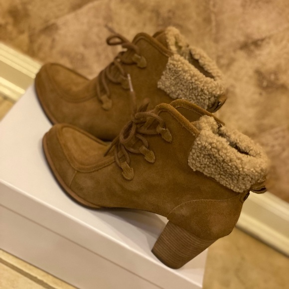 UGG Australia Analise Lace Up Booties - Picture 2 of 6